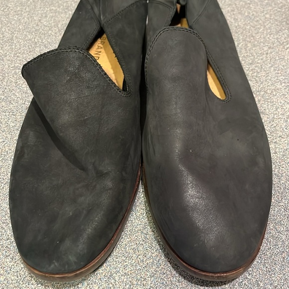 Lucky brand, soft, black leather loafers. - Picture 4 of 5